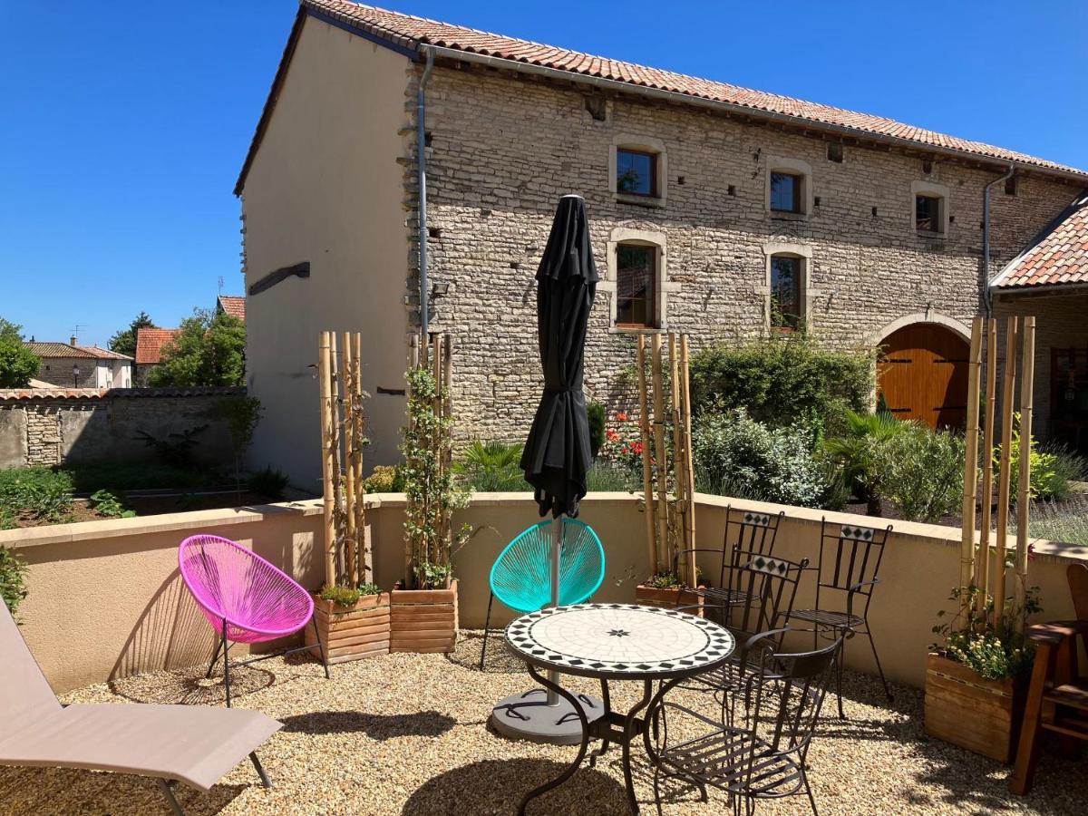 Le Clos De Quintaine Gites De Charme Clessé Buitenkant foto
